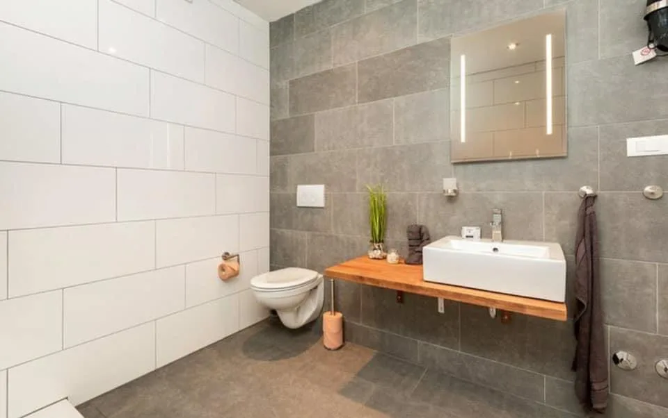 Haus renovieren — neues Badezimmer, Totalsanierung Einfamilienhaus Buchs ZH